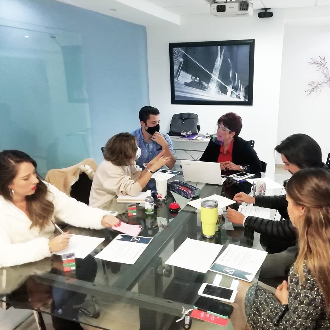 Maythe Muñoz de Cote, Conferencista Experta en Empresas Familiares