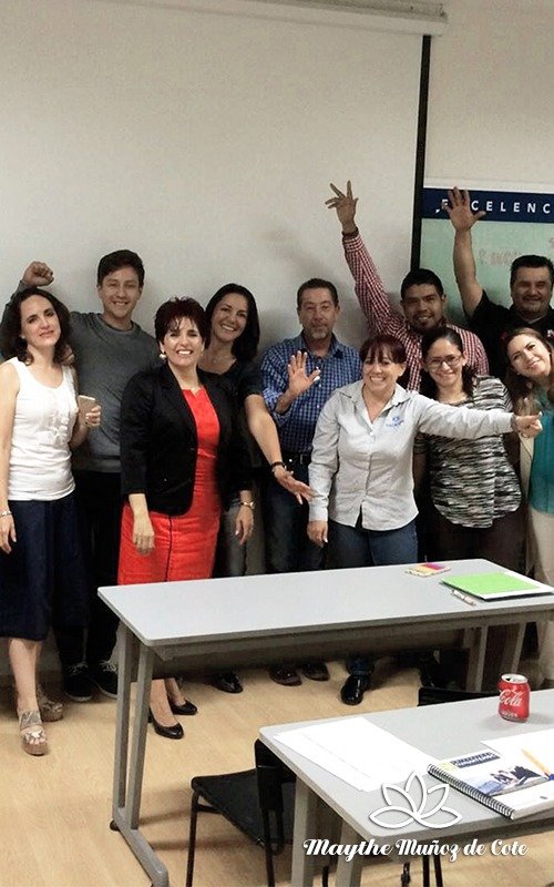Maythe Muñoz de Cote, Clientes, Familia y Amigos
