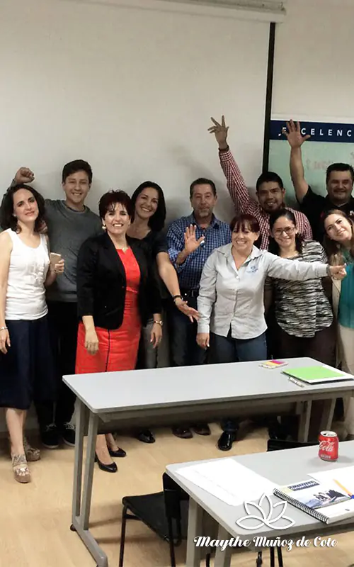 Maythe Muñoz de Cote, Clientes, Familia y Amigos