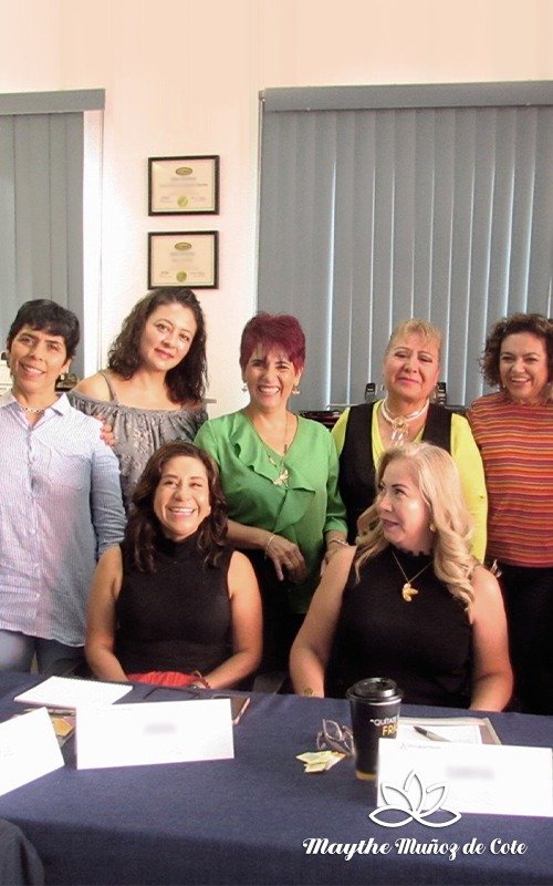 Maythe Muñoz de Cote, Clientes, Familia y Amigos